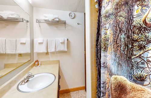 Yosemite West Eigentumswohnung | Lovely Home Inside Yosemite National Park Close to Badger Pass & Valley w/WiFi