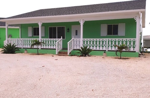 West End Hütte | Lovely cottage situated on the Beach with Beautiful ocean views