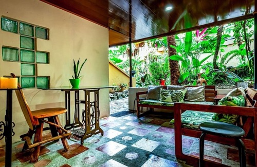El Cerro Wohnung | Lovely Garden, 1 bedroom, with POOL & AC - Rogers Hospitality - Quepos/MA