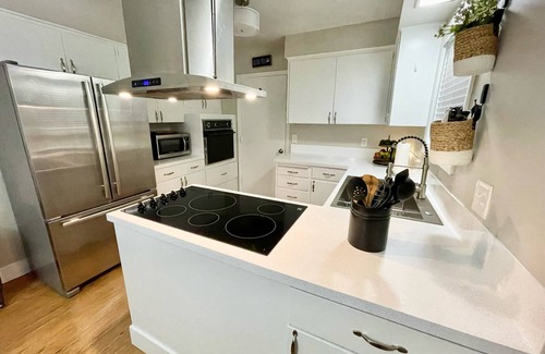 Bull Mountain Haus | Lovely Grand 5BR 2.5 Home with Double Everything!