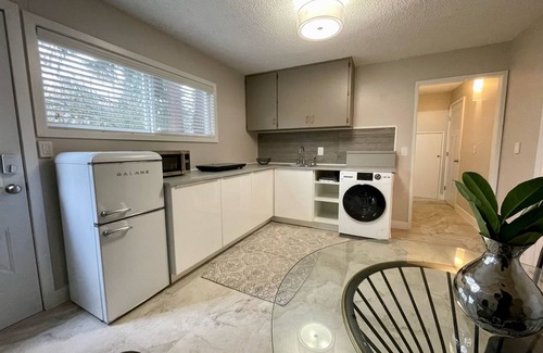 Bull Mountain Haus | Lovely Grand 5BR 2.5 Home with Double Everything!