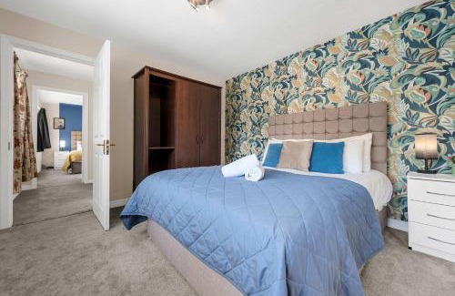 Cheadle Haus | Lovely Greater MCR Family Home by City SuperHost