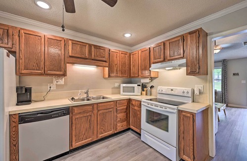 High Point Haus | Lovely High Point Abode ~ 2 Mi to University!