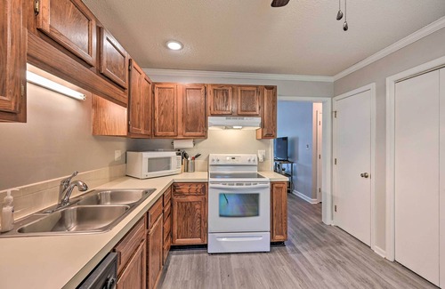 High Point Haus | Lovely High Point Abode ~ 2 Mi to University!