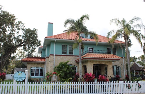 Daytona Beach Haus | Lovely Historic home in the heart of Daytona Beach. Close to everything!