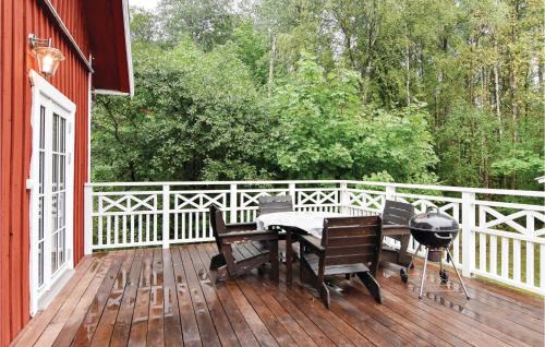 Algaras Haus | Lovely Home In Älgarås With Kitchen