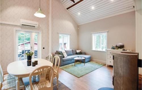 Algaras Haus | Lovely Home In Älgarås With Kitchen