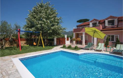 Ploce Haus | Lovely Home In Bacina With Wifi