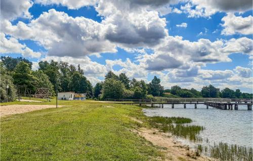 Gutzkow Haus | Lovely Home In Gützkow With Kitchen