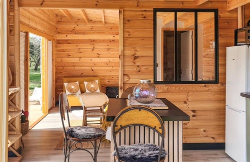 Le Luc Haus | Schönes Haus in Le Luc mit WLAN