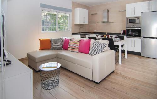 Arenas Haus | Lovely Home In Sayalonga