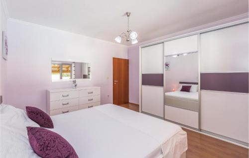 Vrgorac Haus | Lovely Home In Vrgorac With Sauna