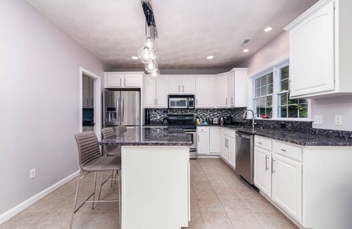 Narragansett Haus | Lovely home w/ in ground-pool, central air, private yard & more!