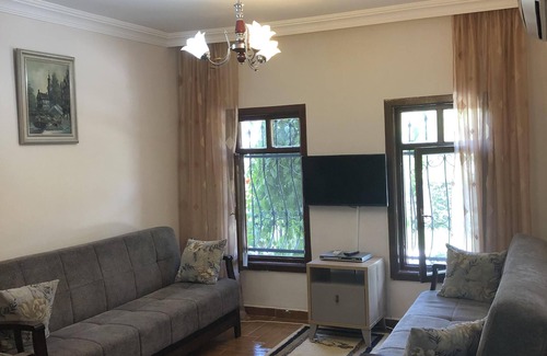 Okurcalar Haus | Schönes Haus in der Nähe von weißem Sandstrand