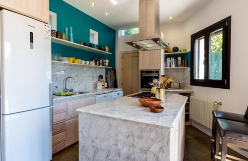 Melegis Villa | Schönes Haus mit Garten, Pool und kostenlosem WLAN