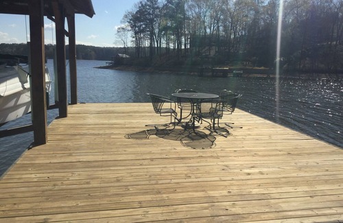 Alpine Bay Haus | Schöne Lake Home mit herrlichem Blick - Kontakt mit dem Besitzer zuerst Verfügbarkeit