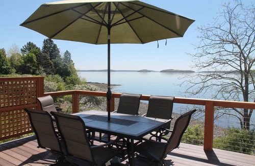 Hulls Cove Haus | Brandneue Waterfront 3 BR, 2 Bäder mit Strand und Kajaks!