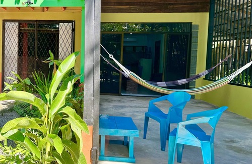 Puerto Jimenez Wohnung | Lovely one bedroom, turn key beachfront apartment with 2 queens.