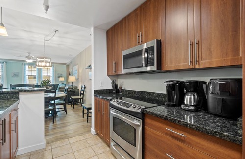 Sandbridge Eigentumswohnung | Lovely Poolside Condo in an Oceanfront Building!