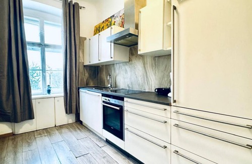 Josefstadt Wohnung | Lovely Room in a Shared Apt. Close to Stadthalle