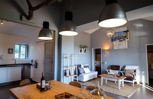 Santo Estevao Hütte | Lovely stay with private terrace and view to the sea.