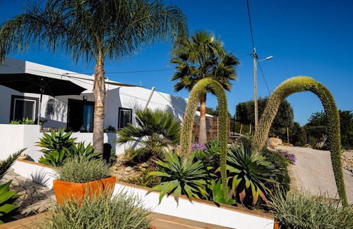Santo Estevao Hütte | Lovely stay with private terrace and view to the sea.