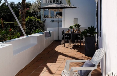 Santo Estevao Hütte | Lovely stay with private terrace and view to the sea.
