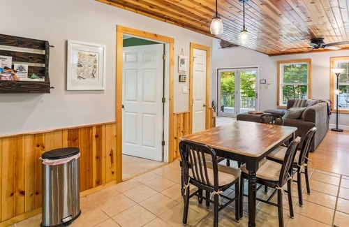 Timberline Haus | Lovely Streamside Home bietet einfachen Zugang zu allen Dingen Canaan Valley!