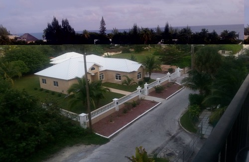 Williams Town Eigentumswohnung | Schönes Studio-Apartment am Ufer des Coral Beach-Grand Bahama Island
