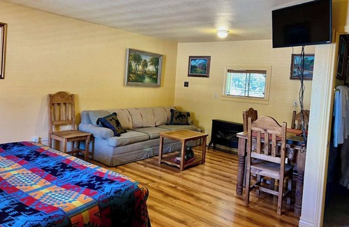 San Lorenzo Hotel | Lovely Suite at Lake Roberts