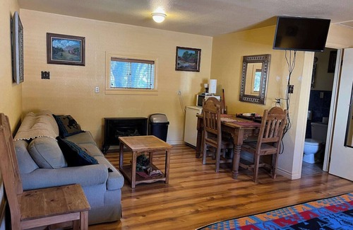 San Lorenzo Hotel | Lovely Suite at Lake Roberts