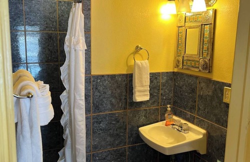 San Lorenzo Hotel | Lovely Suite at Lake Roberts