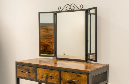 Conneaut Lakeshore Bed & Breakfast | Lovely, Two Bedroom Apartment with tons of space