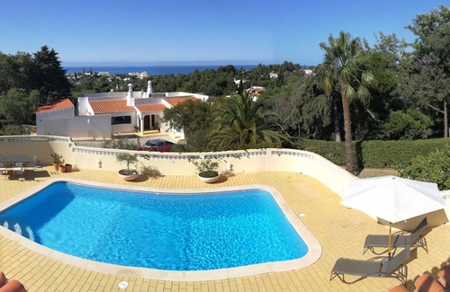 Carvoeiro Villa | Wunderschöne Villa in Carvoeiro, Meerblick, Strand in Laufnähe, sehr ruhig