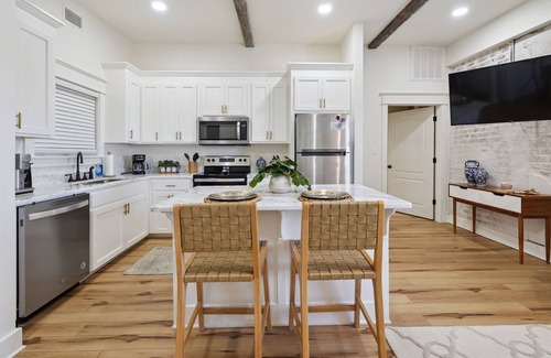 Laurel Wohnung | Loving Loft Suite, Laurel, Coffee Bar, Walkable