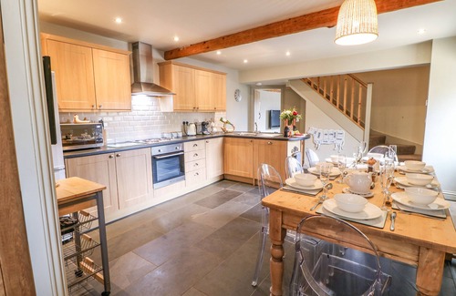Barnard Castle Hütte | LOW SHIPLEY MILL, pet friendly, with hot tub in Barnard Castle