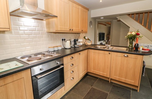 Barnard Castle Hütte | LOW SHIPLEY MILL, pet friendly, with hot tub in Barnard Castle