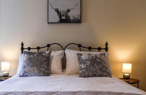 Blackwell in the Peak Haus | Low View