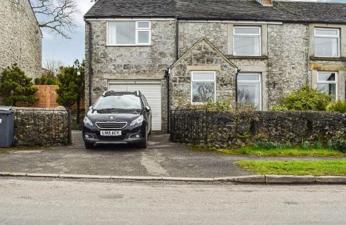 Blackwell in the Peak Haus | Low View