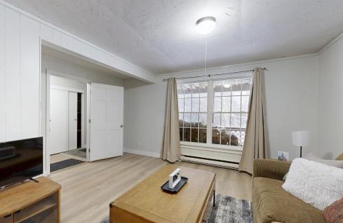 Ludlow Haus | Lower A-Frame Escape