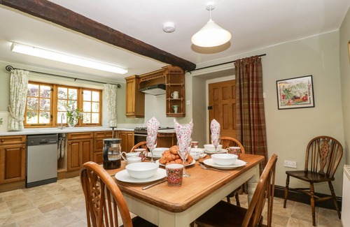 Aymestrey Hütte | Lower Court Byre