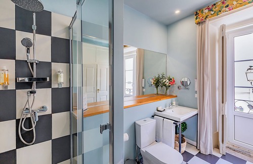 Encarnacao Haus | LR Guest House