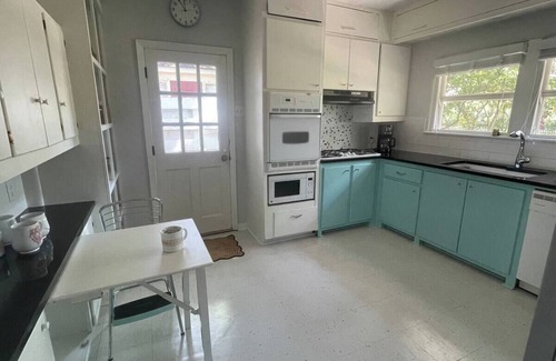 Highlands - Perkins Haus | LSU Retreat Cozy, Clean, and Close to Everything