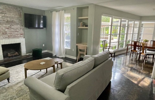 Highlands - Perkins Haus | LSU Retreat Cozy, Clean, and Close to Everything