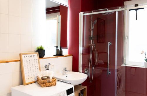 West Wohnung | LuBu Stay Central, Cozy, with Workspace and Parking