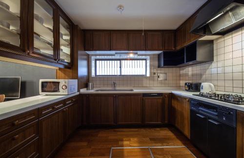 Katsushika Wohnung | Lucky Aoto ラッキー青戸