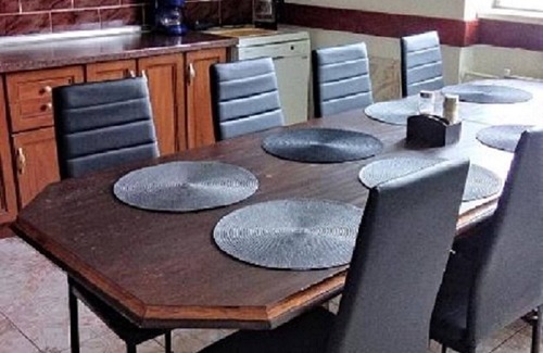 Nova Lesna Bed & Breakfast | Lucky Cat