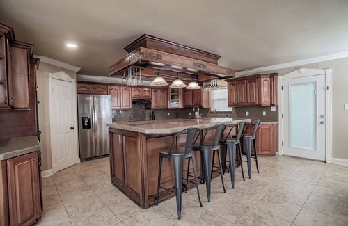 Luling Sonstige | Luling Ranch-Pool-Pool Table-FoosBall-Sleeps 25!