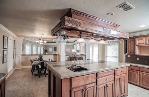 Luling Sonstige | Luling Ranch-Pool-Pool Table-FoosBall-Sleeps 25!