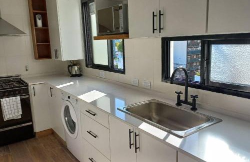 Almagro Wohnung | Luminoso Semipiso 2 Ambientes con Balcón Terraza
